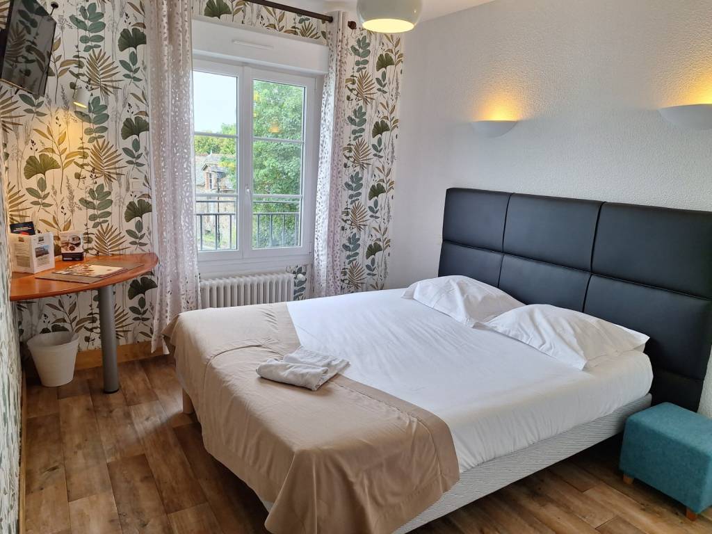 Chambre vue lac de l'hôtel du Lac à Combourg